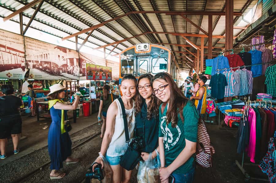 Grand Palace, Damnoen Floating Market & Maeklong Market Tour - The Grand Palace: architecture and why your guide matters