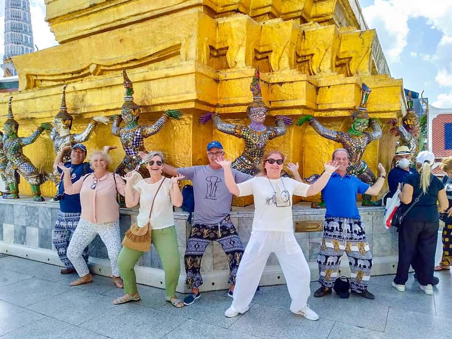 Grand Palace, Wat Pho, and Wat Arun: Guided Tour in Spanish - A Spanish-guided loop that works in Bangkok traffic