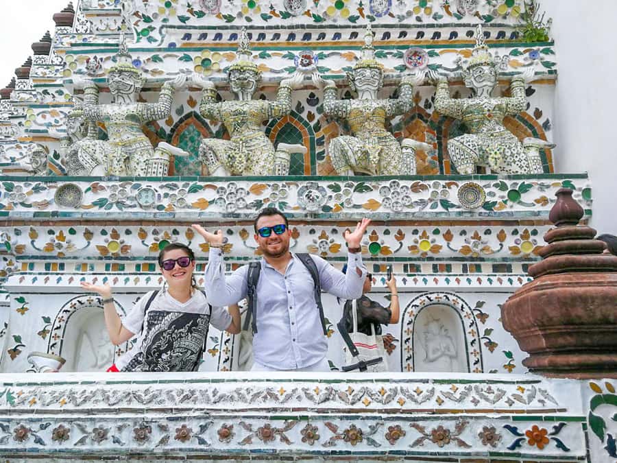 Grand Palace, Wat Pho, and Wat Arun: Guided Tour in Spanish - How walking + public transport changes your experience