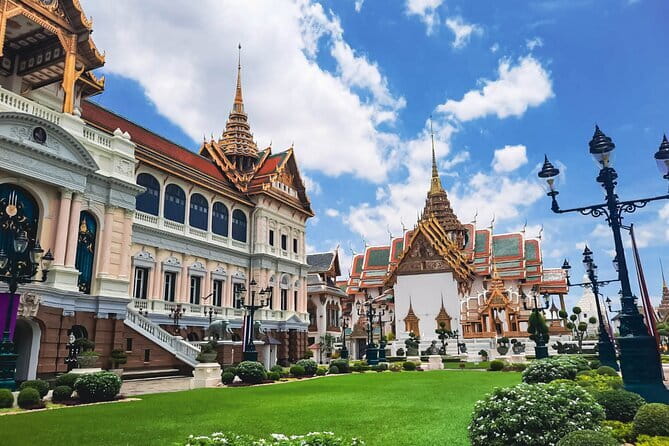 Grand Palace & Wat Phra Kaew Walking Tour with Professional Guide - Where You Meet: Golden Place (Tha Chang Pier Branch) and the End Point