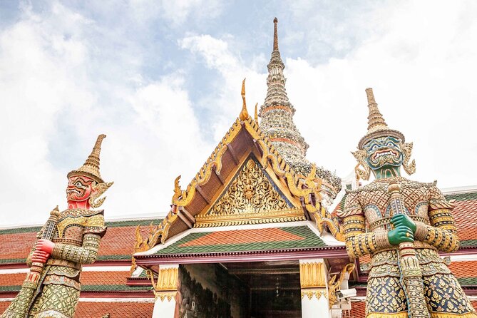 Grand Palace, Wat Phra Kaew, Wat Pho and Wat Arun Walking Tour From Bangkok - Wat Pho: the Reclining Buddha and the temple-massage connection
