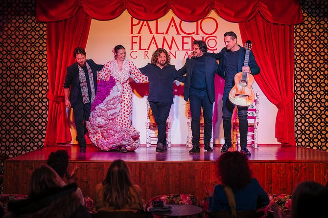 Grenada: Flamenco Palace, the best show in the center - Pre-show drinks and timing: how to make the first 15 minutes count