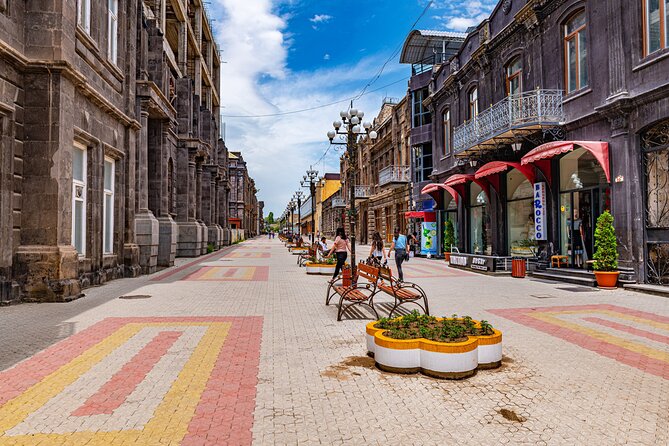 Group Tour: Gyumri (Urban Life museum, Black fortress, old town), Harichavank - Gyumri old town walking tour: how to use the 2 hours of freedom
