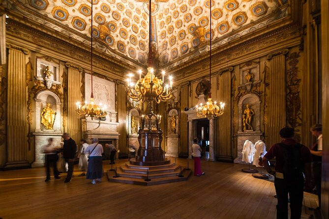 Guided Kensington Palace Tour, Royal Guard Change & Afternoon Tea - Starting at the Guards Division Memorial: Set the Royal Context Fast