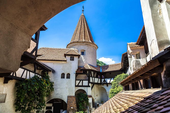 Guided Tour to Dracula Castle, Peles Castle and Brasov - A 12-hour Transylvania sampler from Bucharest