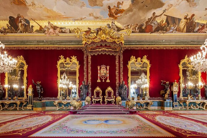 Guided tour to the Royal Palace of Madrid - Inside the Palace: How Guides Help You Not Get Lost
