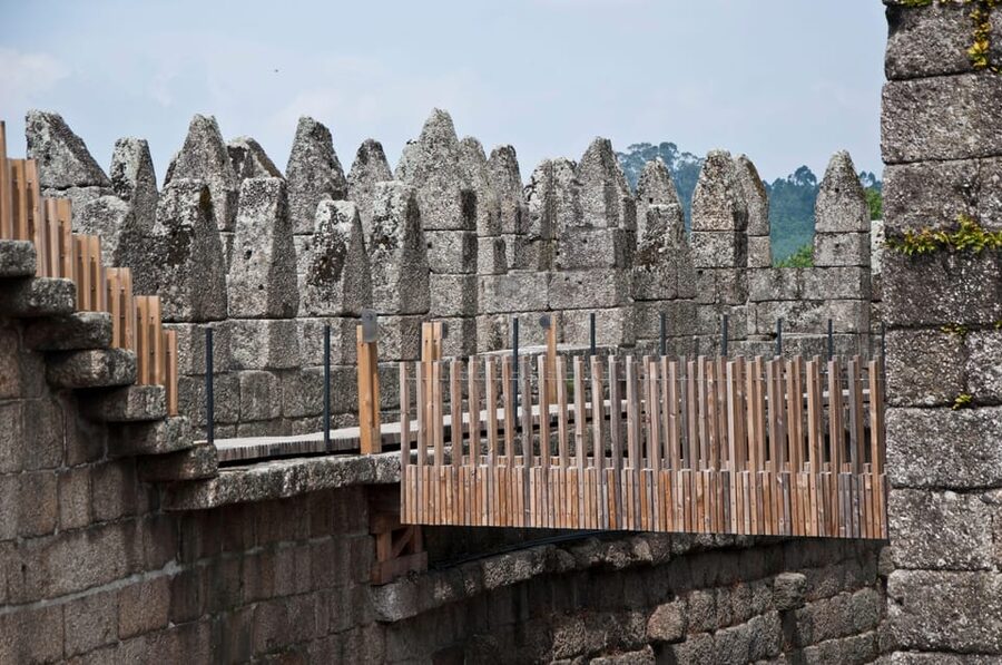 Guimarães: Castle of Guimarães Entry Ticket - Logistics that matter: shoes, pets, and resident free entry