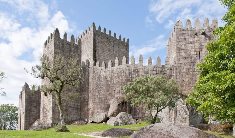 Guimarães: Castle of Guimarães Entry Ticket - São Miguel do Castelo chapel and the Afonso Henriques connection