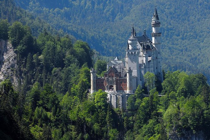 Half day- from Fussen to Neuschwansteincastle & Linderhof castle - Neuschwanstein: the big views come with big walking
