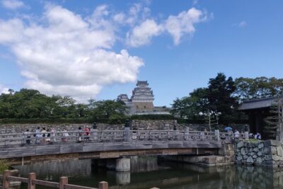 Half-day Himeji Castle Town Bike Tour with Lunch - Entering Himeji Castle (Shirasagi-jo): what you learn inside