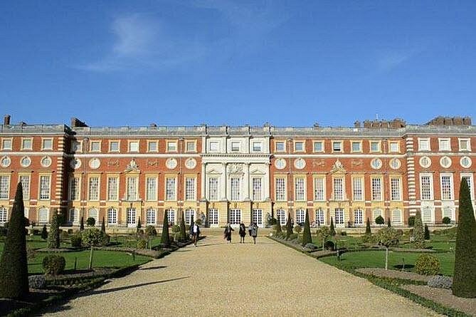 Hampton Court Palace Entrance Ticket - Palace gardens: maze, Great Vine, and the Privy Gardens worth slowing down for