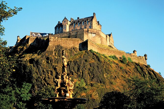 Harry Potter Tour & Edinburgh Castle Visit - What to expect from the guides: humor, speed, and smart linking