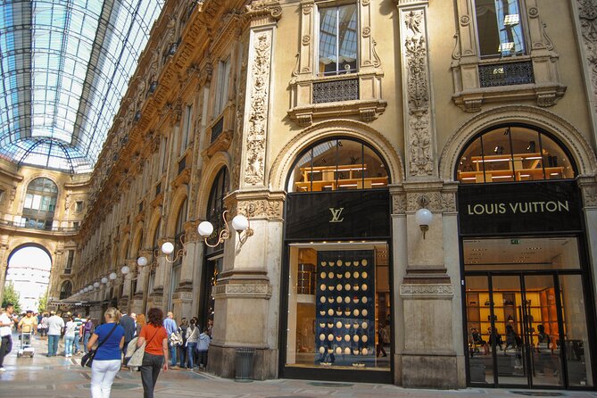 Highlights of Milano Private Walking Tour: Duomo, Castle & Gelato - Scala area and Piazza Mercanti: Leonardo plus medieval streets