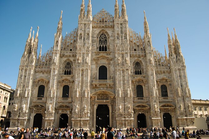 Highlights of Milano Private Walking Tour: Duomo, Castle & Gelato - Ciacco gelato stop: the included payoff on the longer tour