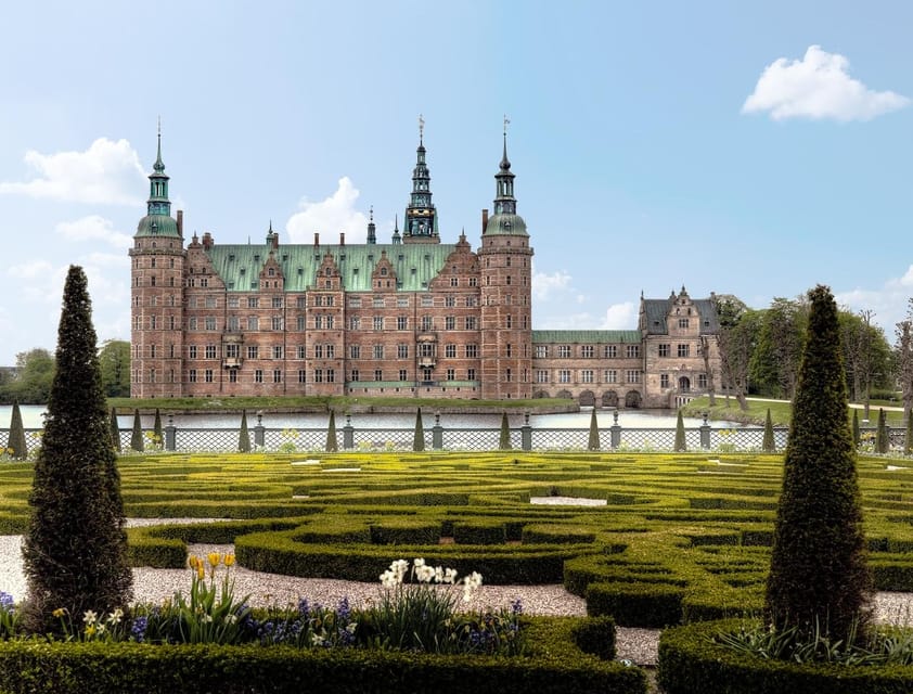Hillerød: Frederiksborg Castle Entry Ticket - The Chapel, Audience House, and Great Hall: The Rooms to Prioritize