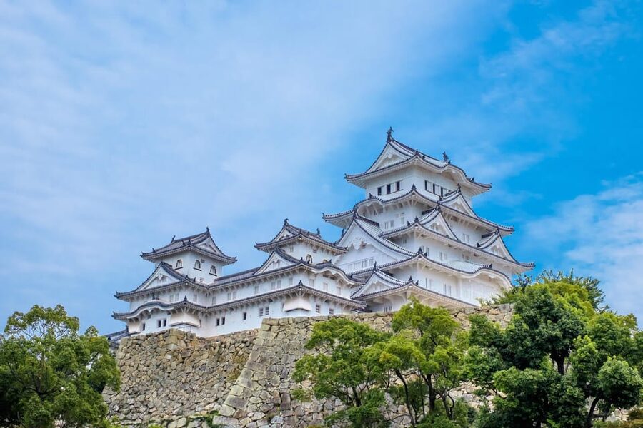 Himeji: Himeji Castle Guided Tour – UNESCO Heritage - KoKo-en Garden: the calm reset after castle climbs