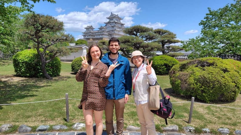 Himeji: Himeji Castle & Kokoen Garden 3.5-Hour Guided Tour - A guide who helps you notice what most people miss