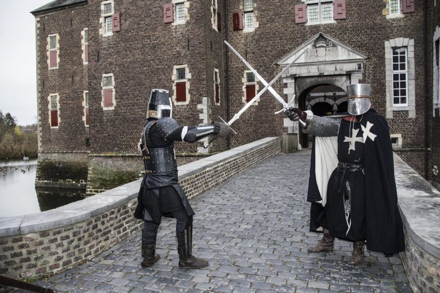 Hoensbroek: Entry Ticket to Hoensbroek Castle - The self-guided route that actually works: booklet + signs