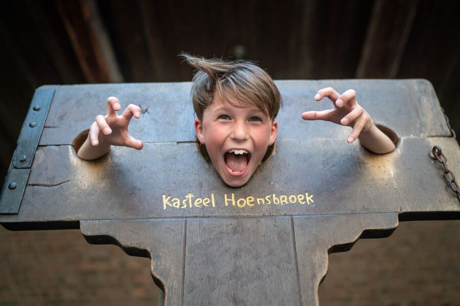 Hoensbroek: Entry Ticket to Hoensbroek Castle - The castle really is 40+ chambers: what to do with all that space