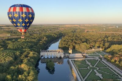 Hot Air Balloon Flight over the castle of Chenonceau / France - Timing in the Loire Valley: Morning Calm vs Evening Glow