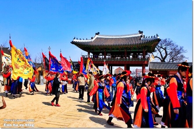 Hwaseong Fortress/Folk Village/Starfield Library Suwon - Who should book this Suwon day tour