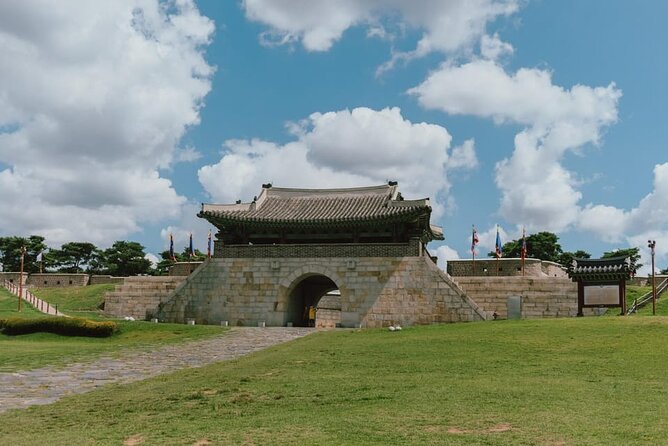 Hwaseong Fortress/Folk Village/Starfield Library Suwon - UNESCO Hwaseong Fortress: the big outdoor payoff