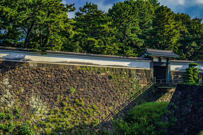 Imperial Palace East Garden and Edo Castle Walking Tour in Tokyo - Stop 2: Imperial Palace East Gardens and Edo Castle ruins