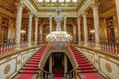 Imperial Splendor: Dolmabahce Palace & Bosphorus Yacht Cruise - Dolmabahçe Palace: what 90 minutes of Ottoman power really feels like