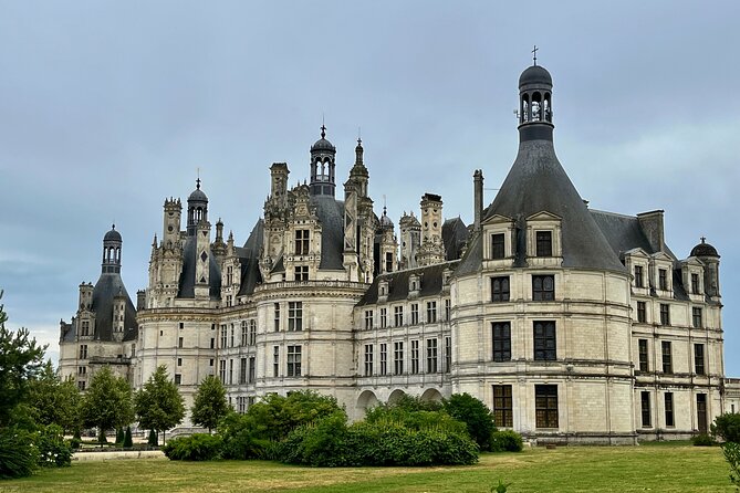 Incredible Loire castles tour with lunch and a vineyard visit - Lunch upgrade: when it’s worth paying for