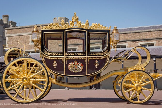 Inside Buckingham Palace State Rooms & Royal London Walking Tour - First stop: Queen Victoria Memorial and the royal “game plan”