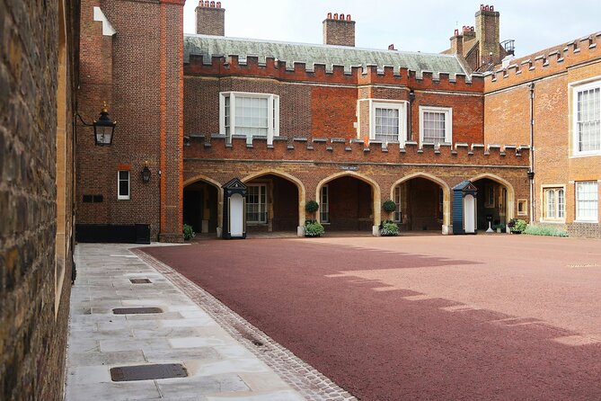 Inside Buckingham Palace State Rooms & Royal London Walking Tour - Wellington Barracks and the Foot Guards: uniforms with a job