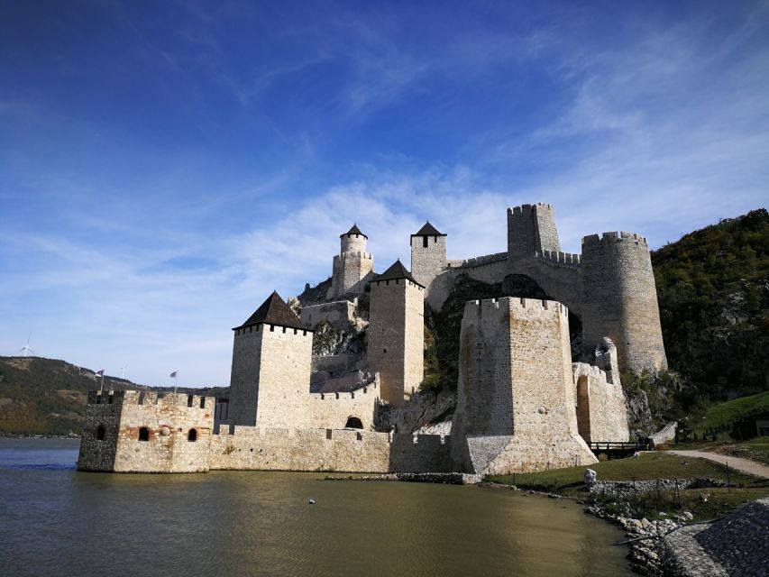 Iron Gate Tour: Golubac Fortress, Lepenski Vir+National Park - Guides and style: English explanations that connect the dots
