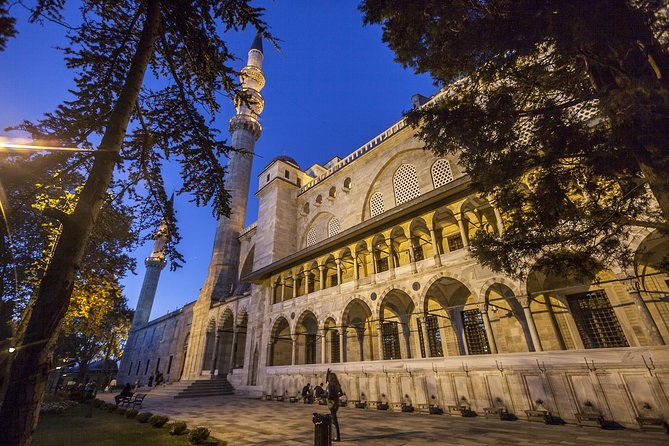 Istanbul Byzantine and Ottoman Tour: Hagia Sophia, Topkapi Palace, Blue Mosque and Grand Bazaar - Hagia Sophia Grand Mosque: the building that keeps changing roles