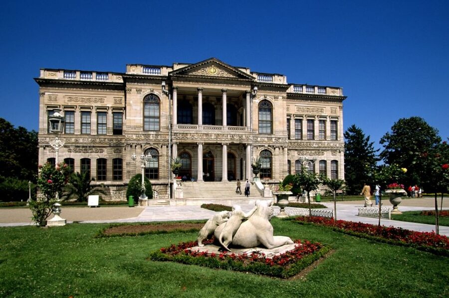 Istanbul: Dolmabahçe Palace and Uskudar Guided Tour - How This Tour Turns a Palace Visit Into a Route Story