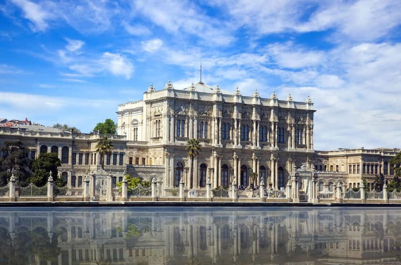 Istanbul: Dolmabahce Palace Guided Tour - Where to meet and how the priority entry really works