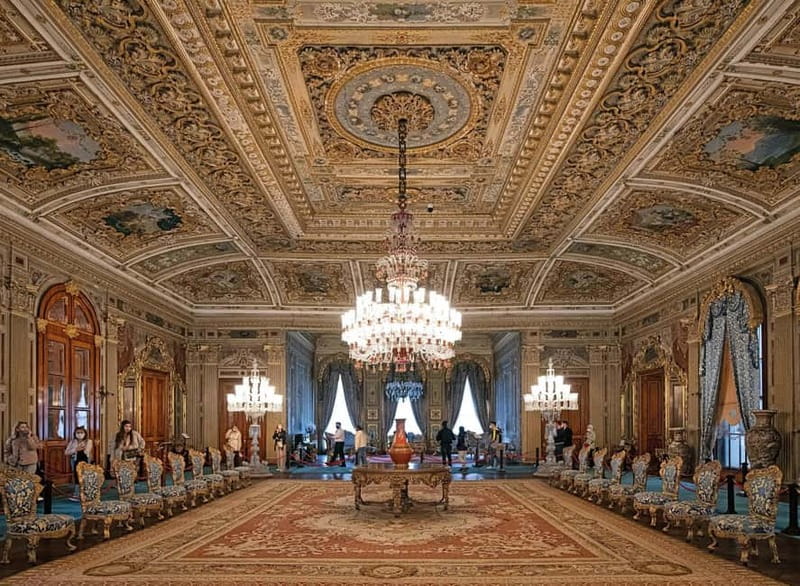 Istanbul: Dolmabahce Palace Guided Tour - Inside Dolmabahçe: royal rooms that make the palace make sense