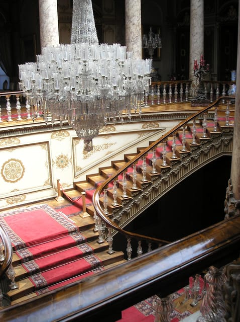 Istanbul: Dolmabahce Palace & Harem Skip-the-Line Entry - Inside the palace: what you’ll notice as you walk