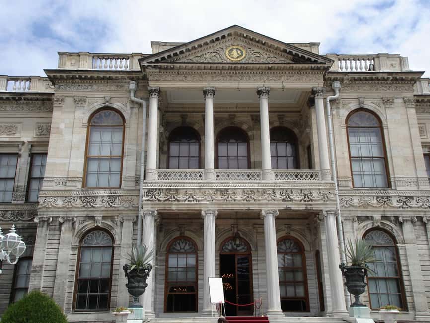 Istanbul: Dolmabahce Palace & Harem Skip-the-Line Entry - Harem Section entry: stepping into a private world