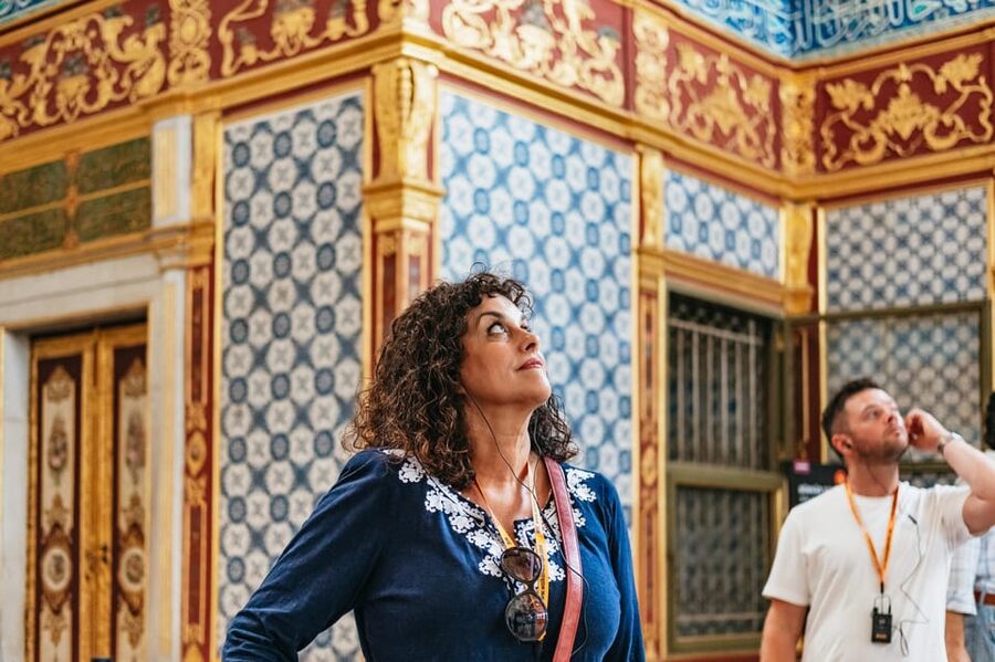 Istanbul: Topkapi Palace and Harem Guided Tour with Ticket - Golden Horn terraces: where the palace becomes a view