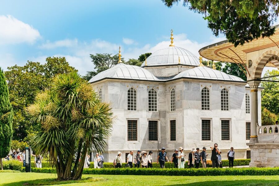 Istanbul: Topkapi Palace and Harem Guided Tour with Ticket - Should you book Topkapi Palace and Harem with ticket?