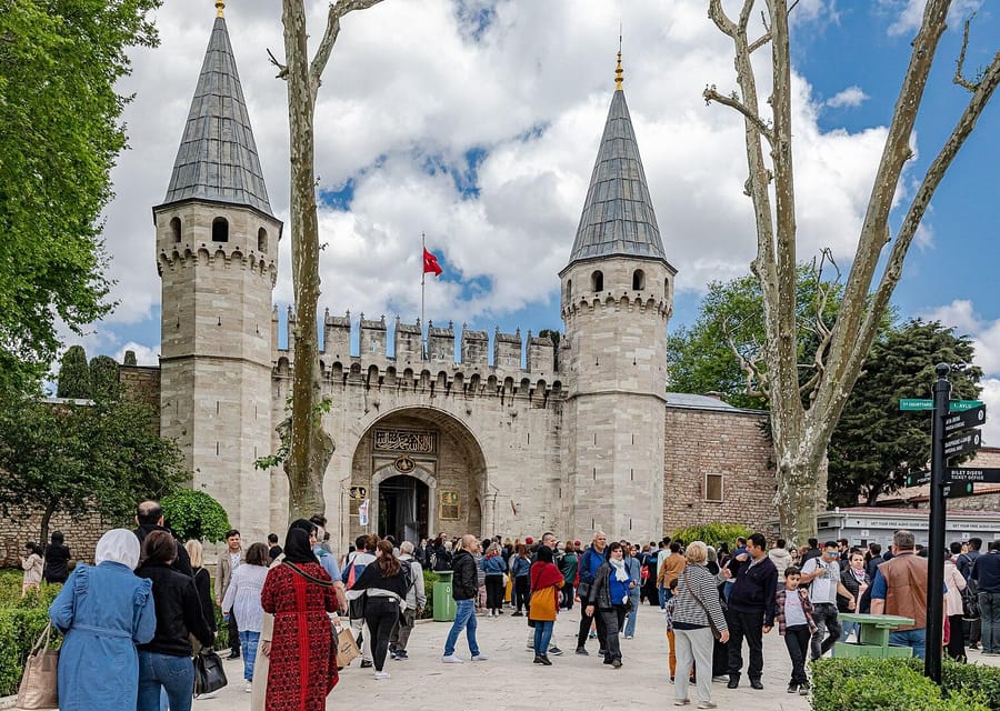 Istanbul: Topkapi Palace and Harem Ticket with Audio Guide - Skip-the-ticket-line at Topkapi: what the format really means