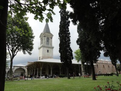 Istanbul: Topkapi Palace and Harem Ticket with Audio Guide - Meeting point, security, and the timing that keeps your day smooth