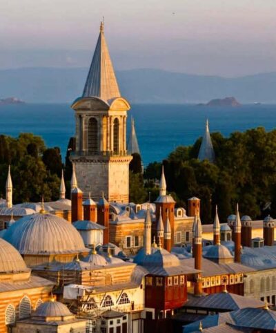 Istanbul: Topkapi Palace & Harem Tour Skip-the-Line Ticket - The Courtyards First: How the Audience Hall, High Court, and Treasury Fit Together
