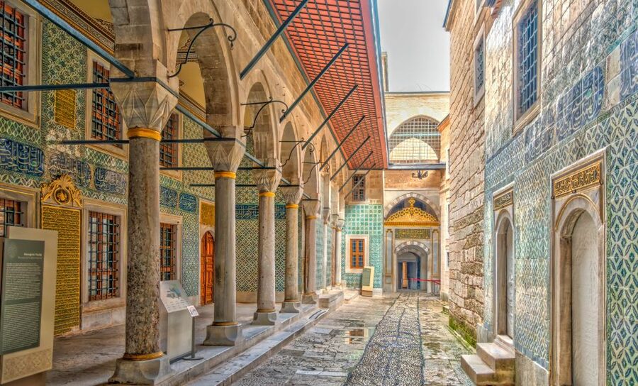 Istanbul: Topkapi Palace & Harem Tour Skip-the-Line Ticket - Hagia Irene: The Church Inside the Complex