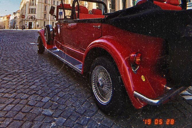 Karlstejn Castle in Vintage Convertible Car - Timing, Tickets, and the Realistic Castle Experience