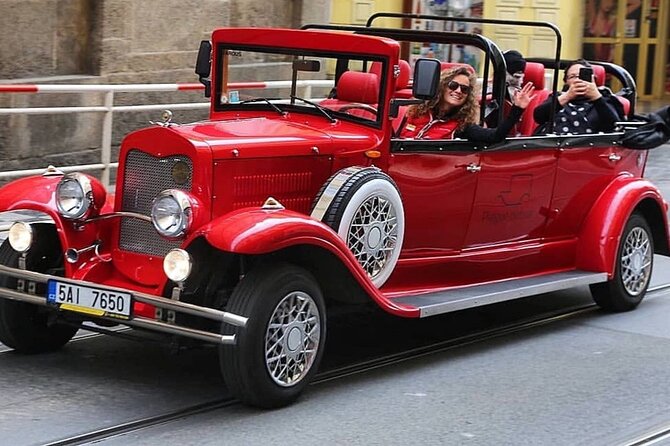 Karlstejn Castle in Vintage Convertible Car - Who This Day Trip Fits Best