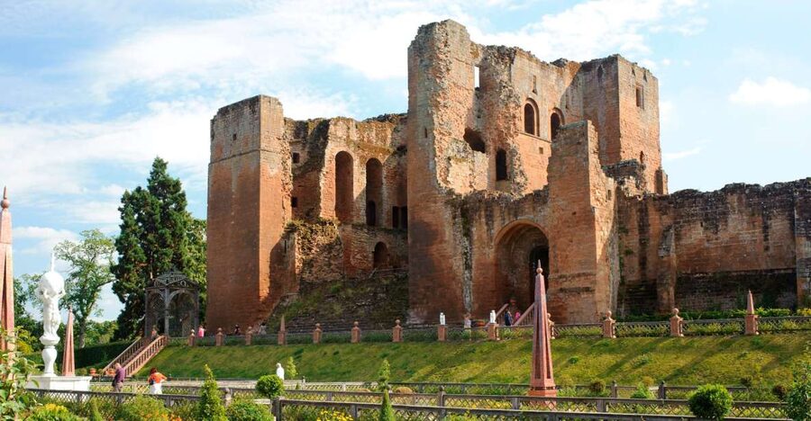 Kenilworth Castle and Elizabethan Garden Entry Ticket - Elizabethan Bedroom and the Oak Room Fireplace