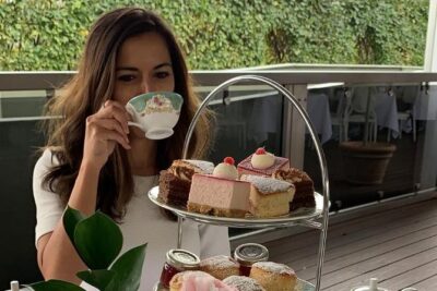Kensington Palace VIP Garden Tour with Royal High Tea - A small-group 2-hour format that feels like a stroll, not a bus tour