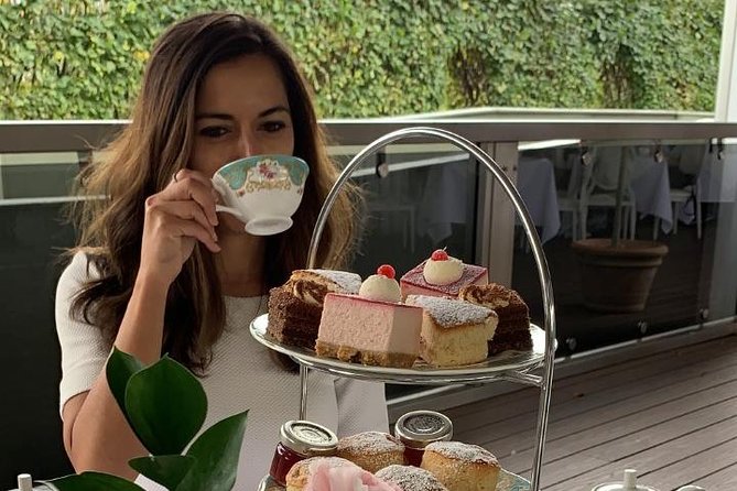 Kensington Palace VIP Garden Tour with Royal High Tea - A small-group 2-hour format that feels like a stroll, not a bus tour