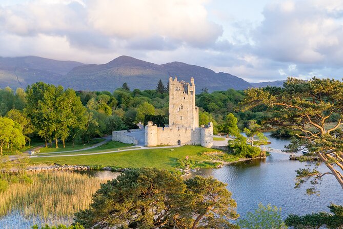 Killarney Jaunting Car Tour- Park to Castle - Key highlights to look for